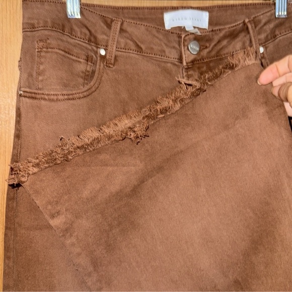 Risen Espresso Wide Leg Tummy
Control Jeans new with tags - Picture 10 of 10